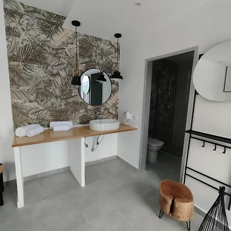 Thalassa * Λιβάδια